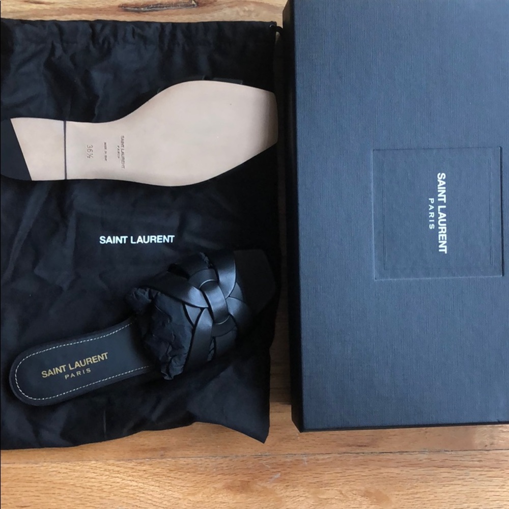 Saint Laurent nu pieds in black leather